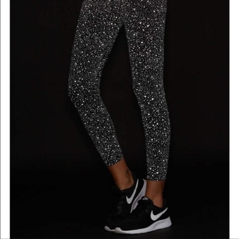 Noli Yoga Gold Reflective Legging NWT ~ Med/Large
